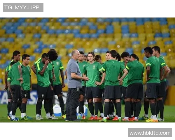 《程序员转行足球场 打造全能球星之路》 《程序员转行足球场 打造全能球星之路》