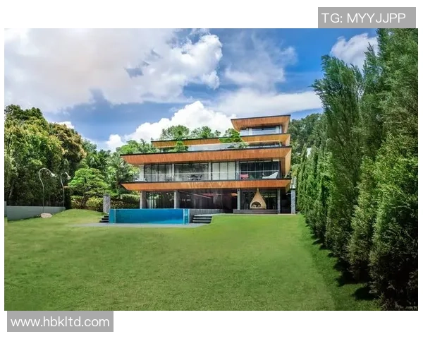 足球巨星豪宅揭秘从家居细节看球场外的奢华与温情